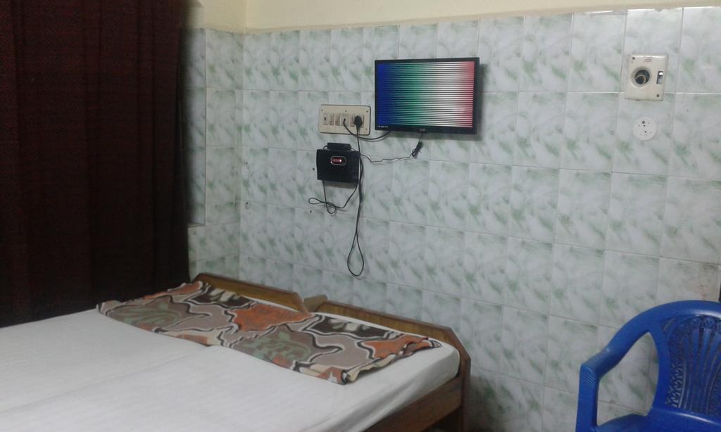 Noble Residency Hotel ตีรูปาติ ห้อง รูปภาพ